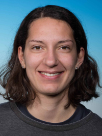 b_200_0_16777215_0_0_https___resource.iqoqi.at_staff_db_EMBACHER_Sarah_web.jpg