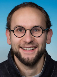 b_200_0_16777215_0_0_https___resource.iqoqi.at_staff_db_KORSCH_Alexander_web-c-1787562133.jpg
