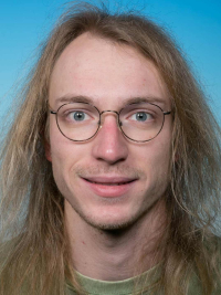 b_200_0_16777215_0_0_https___resource.iqoqi.at_staff_db_LITVINOV_Andrea_web-c-1760607219.jpg