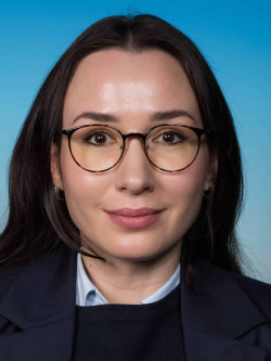 b_250_0_16777215_0_0_https___resource.iqoqi.at_staff_db_ALESHINA_Victoria_web.jpg