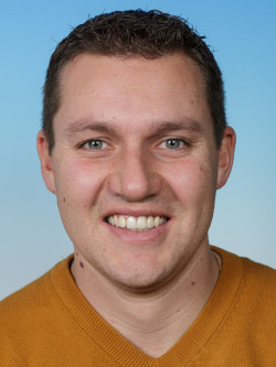 b_250_0_16777215_0_0_https___resource.iqoqi.at_staff_db_OeTTL_Bernhard.jpg