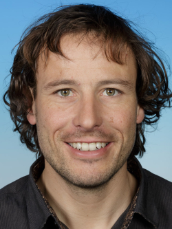 b_250_0_16777215_0_0_https___resource.iqoqi.at_staff_db_STRASSER_Andreas-c-1578557014.jpg
