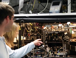 Ein Blick ins Labor der AG Ultrakalte Atome und Quantengase
