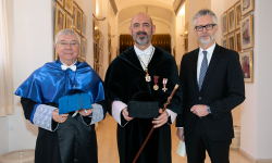 Ehrendoktor Rainer Blatt mit dem Rektor der Universität Madrid, Joaquín Goyache, und dem österreichischen Botschafter in Madrid, Christian Ebner.